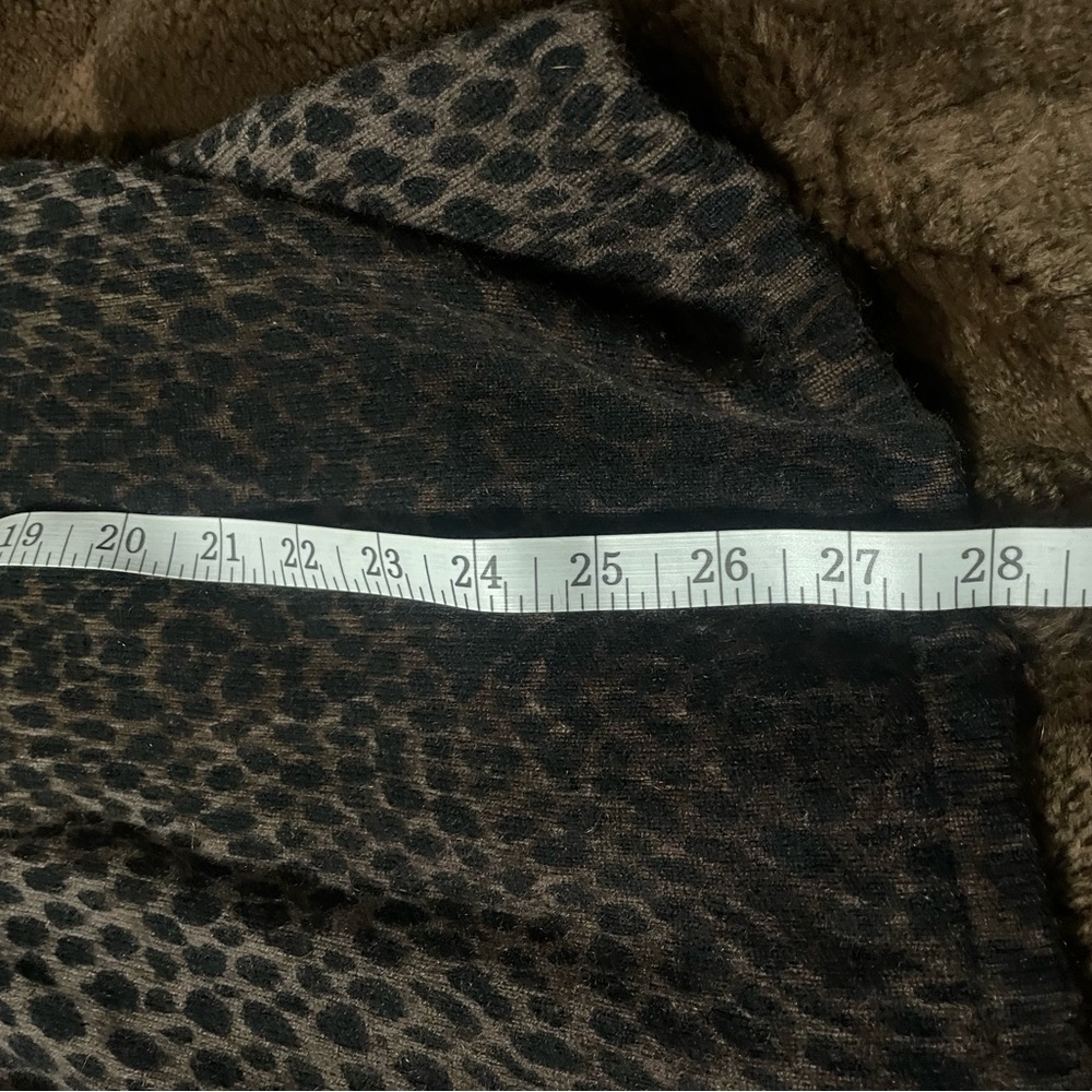 EUC Neiman Marcus Leopard Open Double Faced Cashmere Sweater - Picture 5 of 15